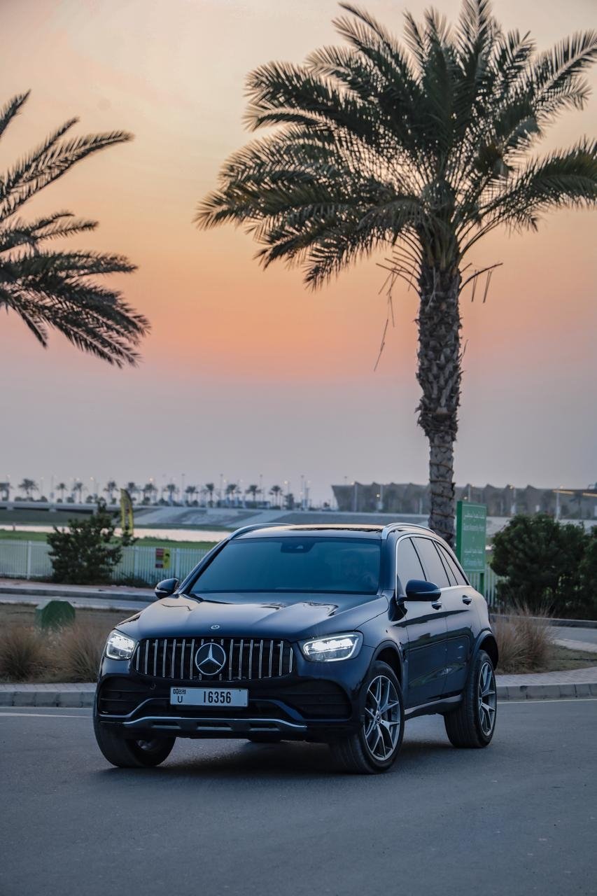 MERCEDES BENZ GLC300 AMG