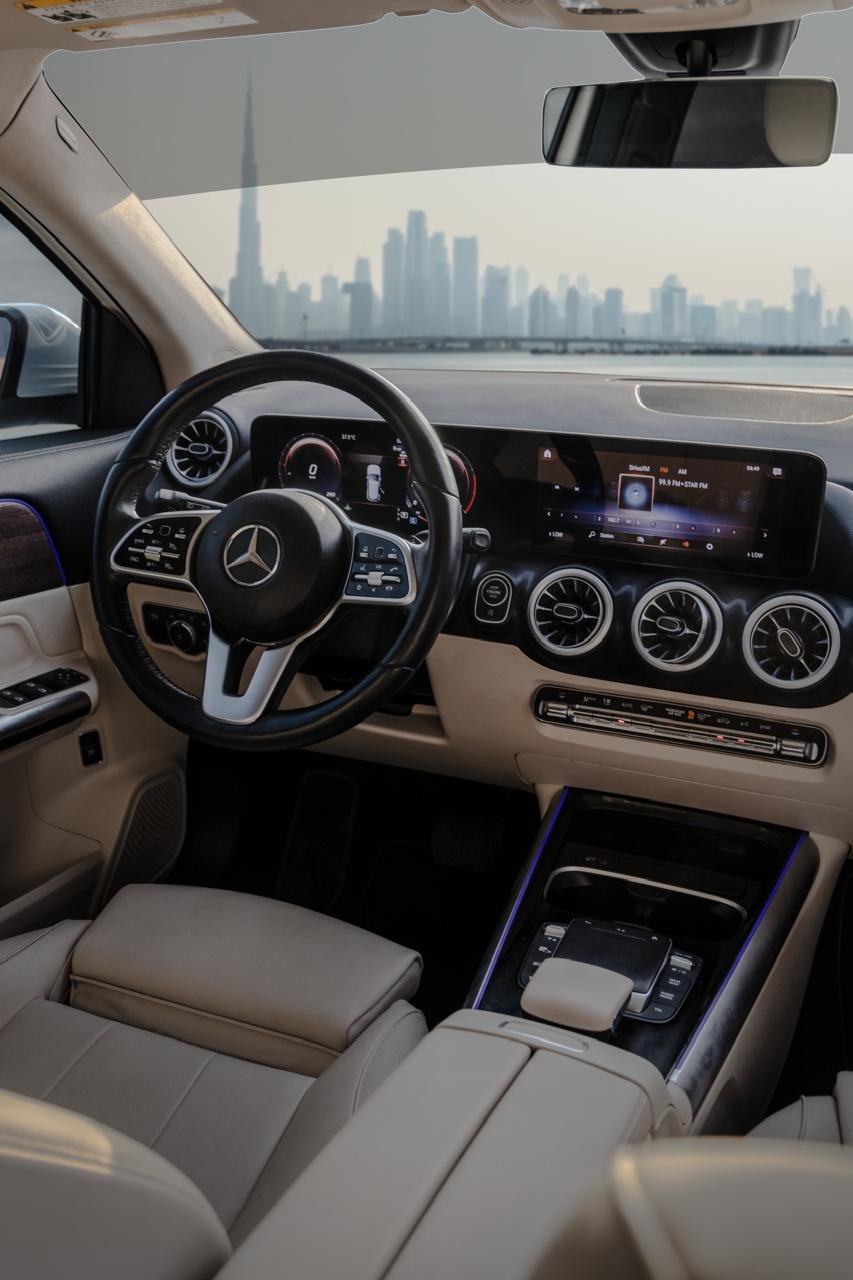 MERCEDES BENZ GLA250 thumbnail 2