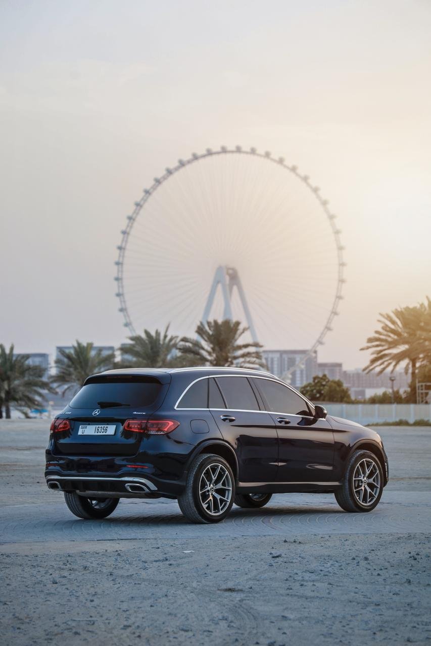 MERCEDES BENZ GLC300 AMG thumbnail 3