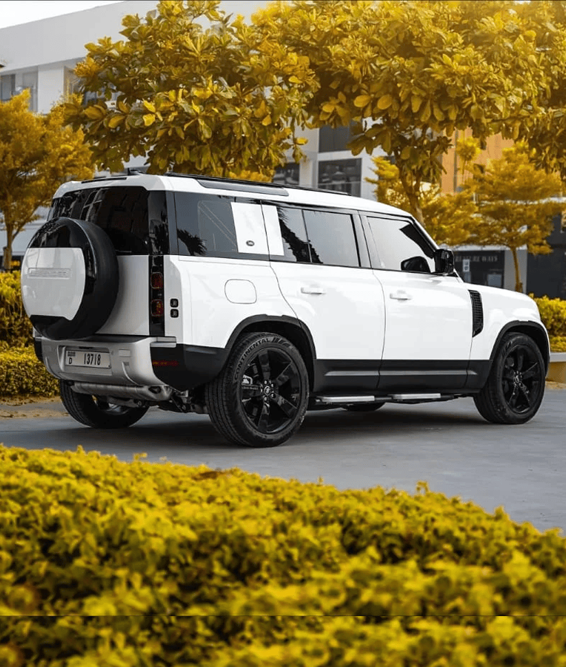 Defender P400 V6 2024 GCC thumbnail 3