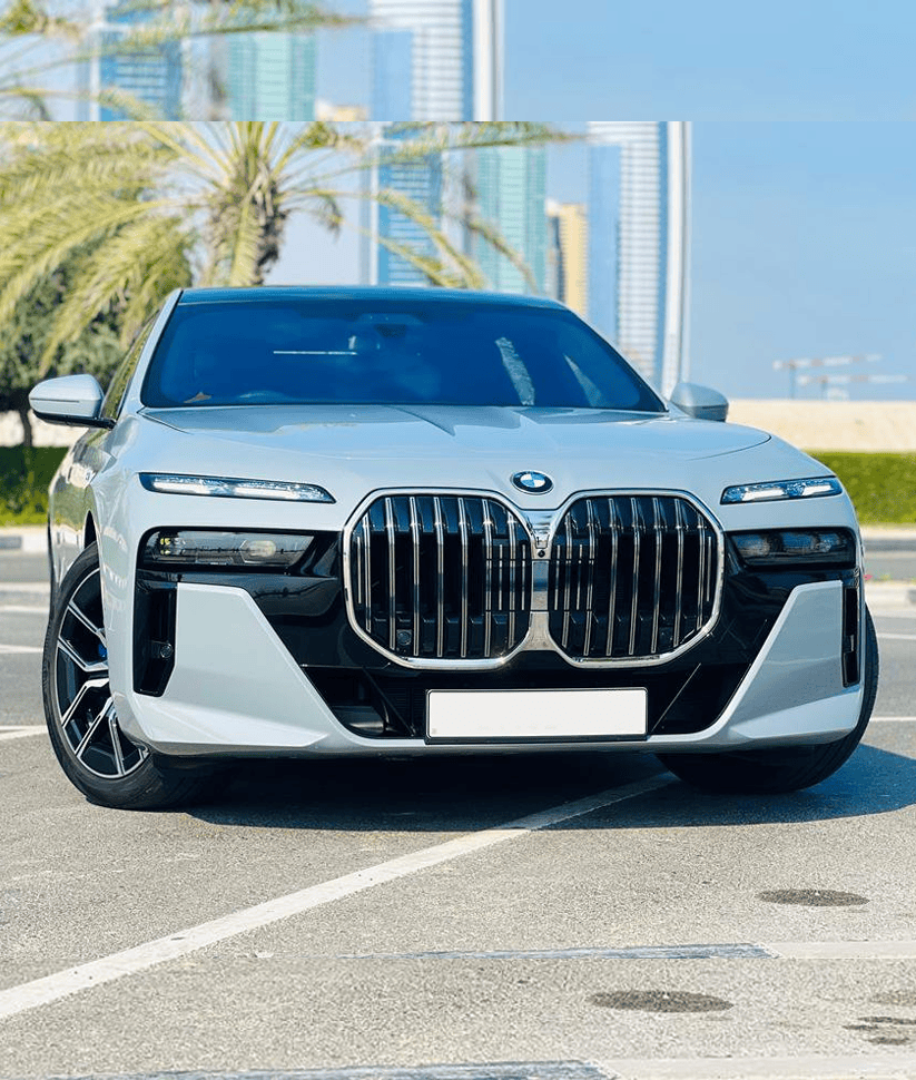 BMW 735i 2024 with Driver thumbnail 3