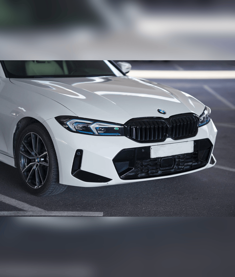 BMW 330i 2023 thumbnail 2