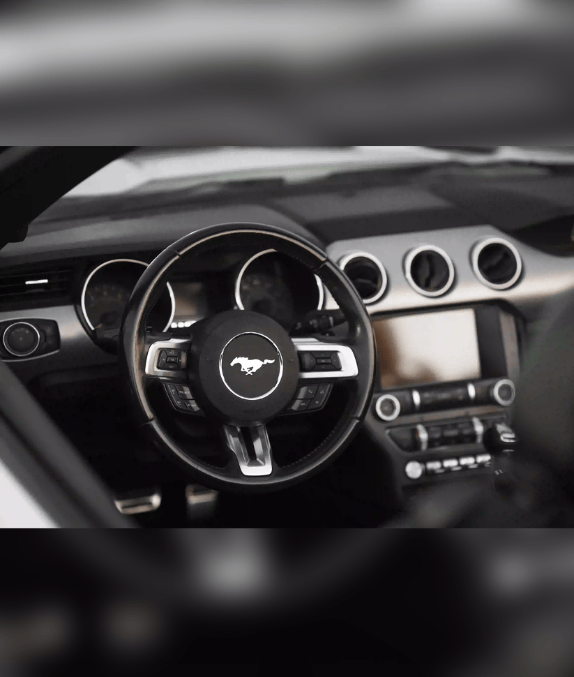 Ford Mustang convertible thumbnail 2