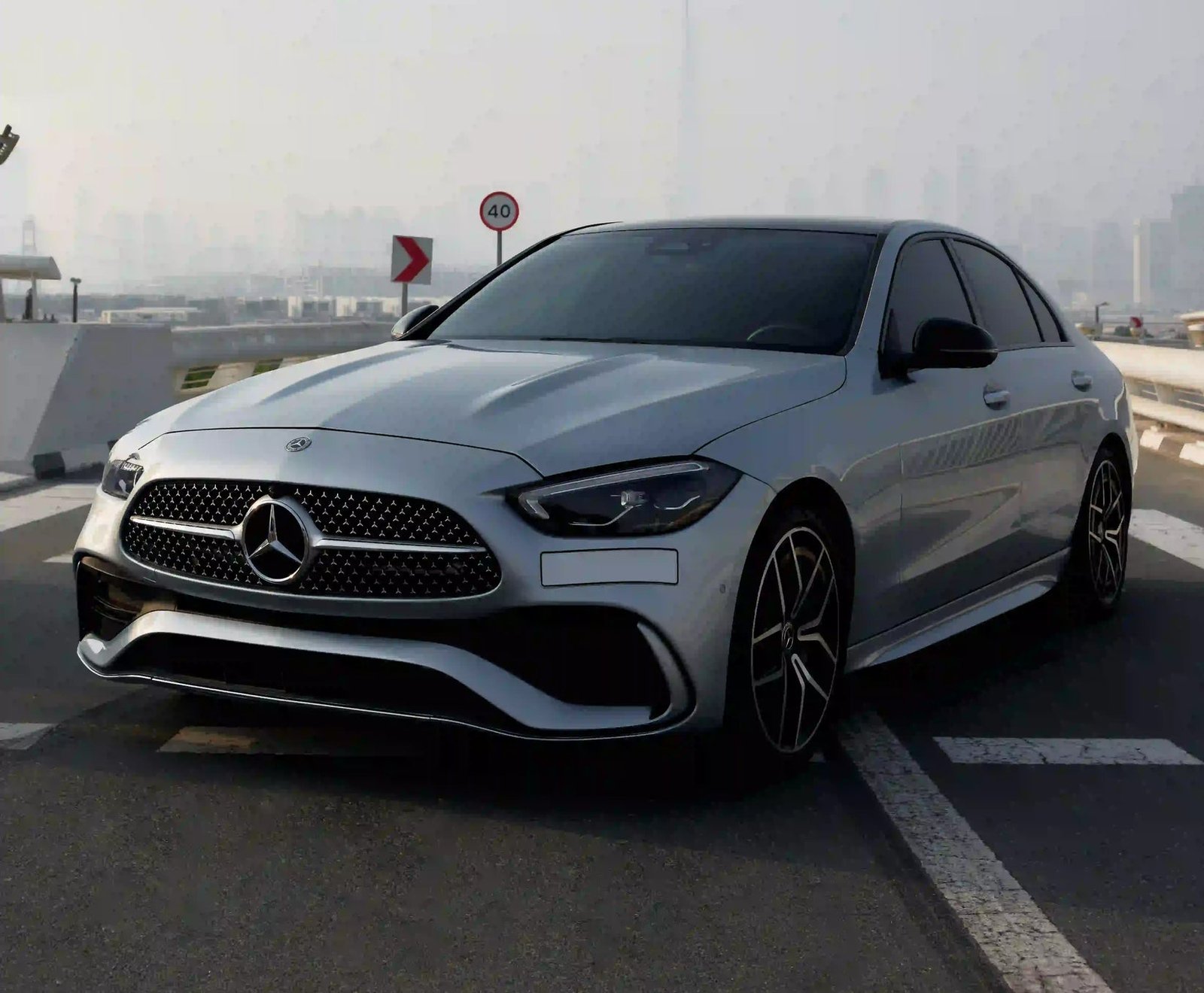 Mercedes C300 2023 thumbnail 3